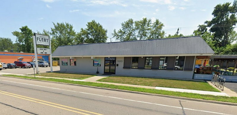 Clock Restaurant - Ferndale - 1820 E 9 Mile (newer photo)